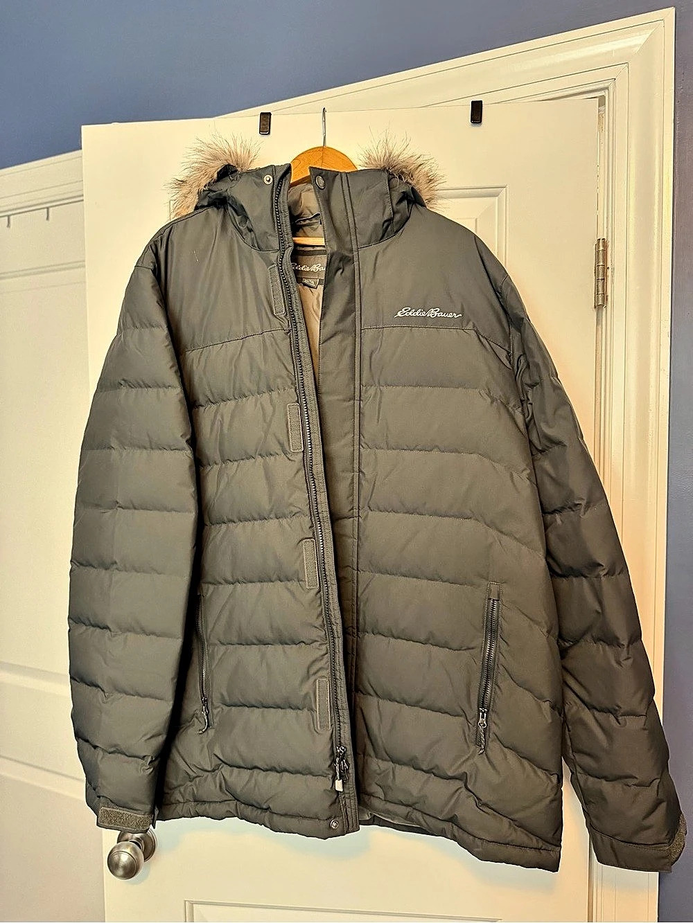 Eddie Bauer Puffer Jacket Gray XL Like New